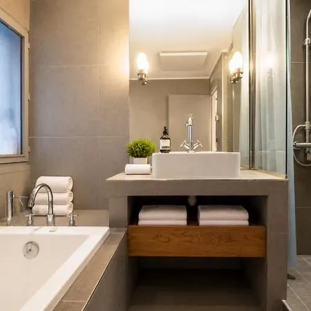 Penzion Luxurious With Pool And Garden In
